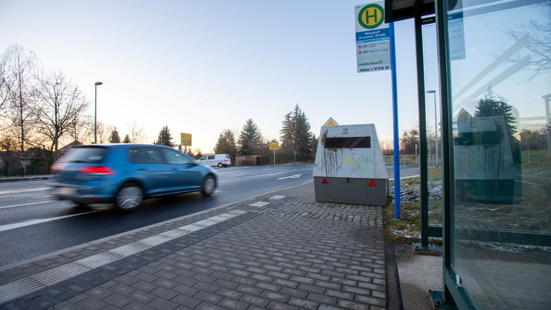 Der Superblitzer stand Anfang Januar zur Verkehrsüberwachung an der Bushaltestelle Dresdner Straße am Ortseingang von Wilsdruff.