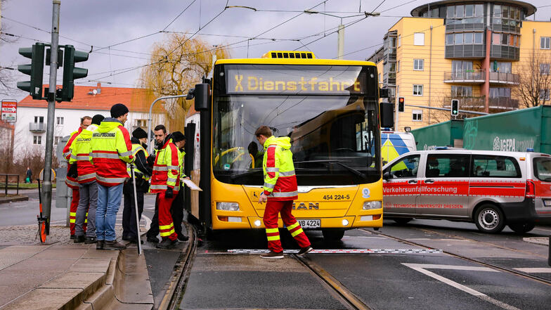 Das war einer von 137 Unfällen mit Linienbussen zwischen Januar und Oktober 2020. Eine Frau wurde von dem Bus an der Haltestelle Zwinglistraße erfasst.