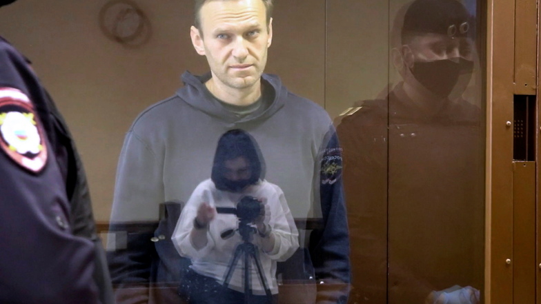 Alexej Nawalny während der Prozesses, in dem er wegen "Verleumdung" angeklagt wurden.