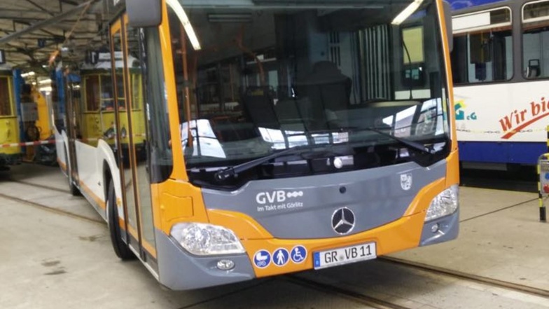 Einer der beiden neuen Busse