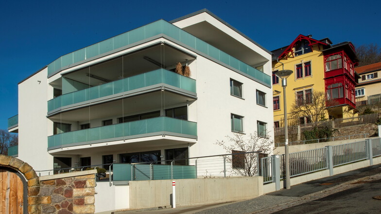 An der Architektur des Mehrfamilienhauses an der Burgstraße scheiden sich die Geister. Der Entwurf stammt aus der Feder des Dresdner Architekturbüros ZDR.