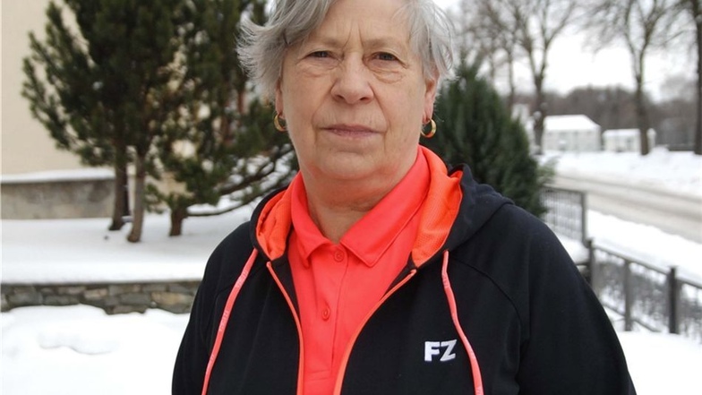 Lorinde Hennig (76): Lorinde Hennig spielt seit ihrer Jugend Badminton und hat damit bis heute nicht aufgehört. „Weil ich mich immer noch fit fühle“, sagt die Seifhennersdorferin. In der Altersklasse „über 75“ nimmt sie nicht nur an den Regional- und den 