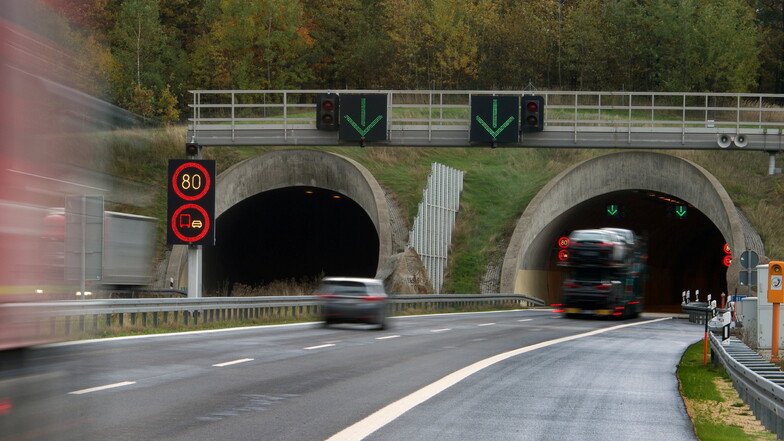 Am Montag kann es auf der A4 in Richtung Görlitz zu Verkehrseinschränkungen im Tunnel Königshainer Berge kommen.