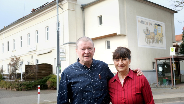 Zusammen ein unschlagbares Team: Adalbert Jentzsch und seine Frau führen den Gasthof "Zur Post", einer der letzten Landgasthöfe in der Region.