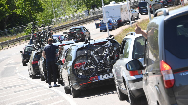 Der ADAC erwartet am kommenden Wochenende viel Verkehr auf den Straßen in Deutschland.