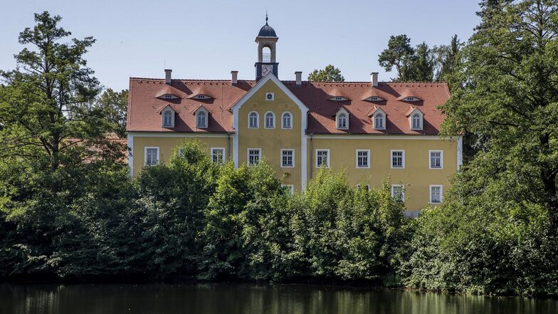 Noch steht das Jagdschloss in Grillenburg leer. In Zukunft soll darin ein Zentrum für die TU Dresden, aber auch für Besucher entstehen.