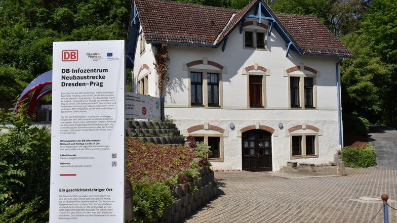Historische Pechhütte in Heidenau: Zuletzt Wohnhaus, jetzt Bahn-Infozentrum mit 200 Quadratmeter Ausstellungsfläche.