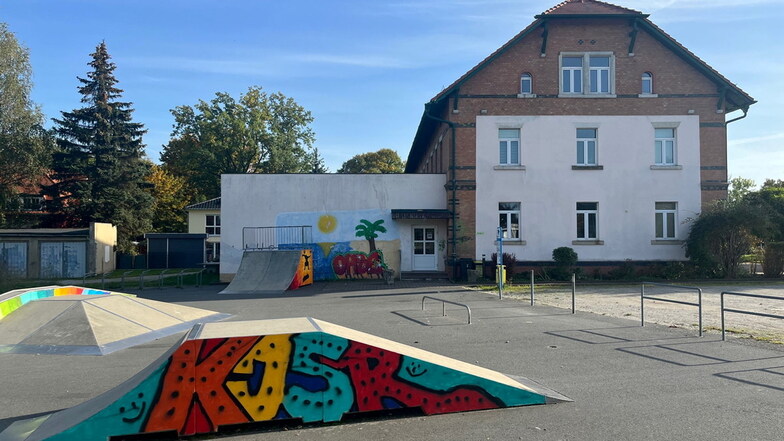 Polizei stellt in Radeberg illegale Graffiti-Sprayer auf frischer Tat