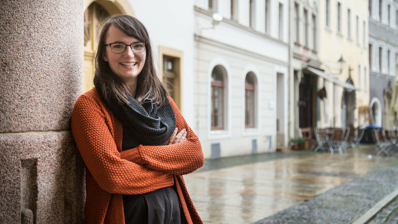 Pia Hanfeld hat nach ihrem Abitur am Görlitzer Joliot-Curie-Gymnasium Forensik studiert und forscht bei Casus zu Cyberkriminalität.
