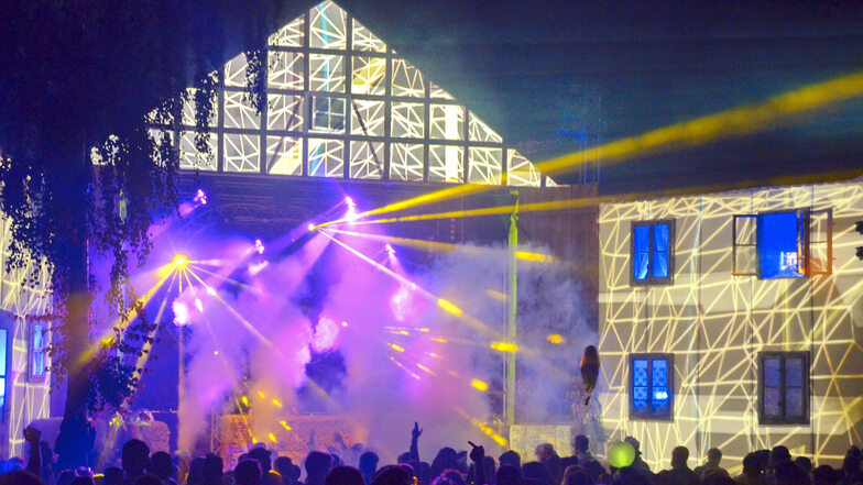 Das Stroga-Techno-Festival fand viele Jahre live für Fans elektronischer Musik statt. Dieses Jahr läuft alles virtuell.