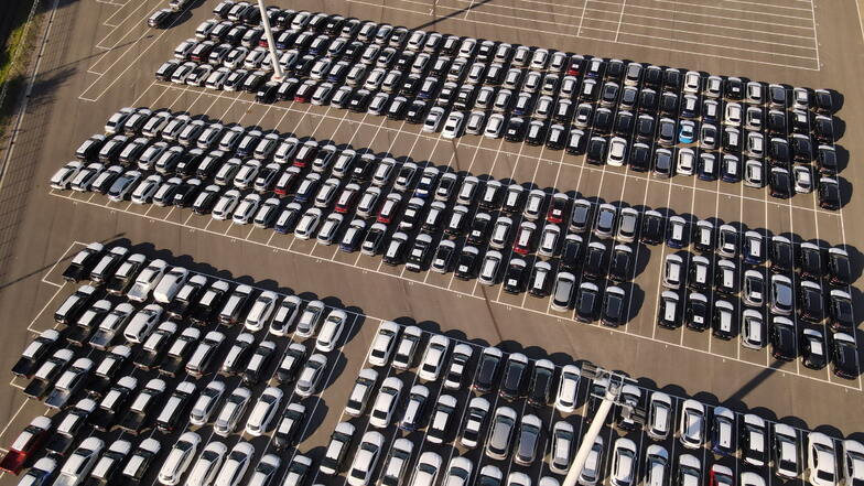 Neue Abgasnorm könnte Autos und Lastwagen spürbar teurer machen