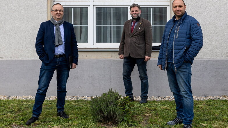 Uwe Jonas (r.) führt jetzt die Fraktion Konservative Mitte im Freitaler Stadtrat an. Thomas Käfer (l.) ist sein Stellvertreter. Neben Jörg Müller (M.) gehört nun auch noch Matthias Koch der Fraktion an.