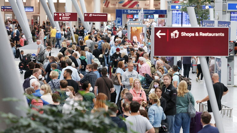Flug-Chaos dauert länger und hält Urlauber nicht von Reisen ab