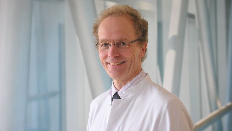 Professor Dr. Jörg Schubert ist Chefarzt der Klinik für Innere Medizin II Hämatologie, Onkologie, Gastroenterologie und Palliativmedizin am Elblandklinikum Riesa.