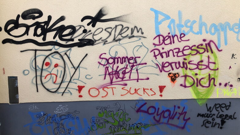 Typische Schmierereien und Graffiti am Skate-Park Potschappel.