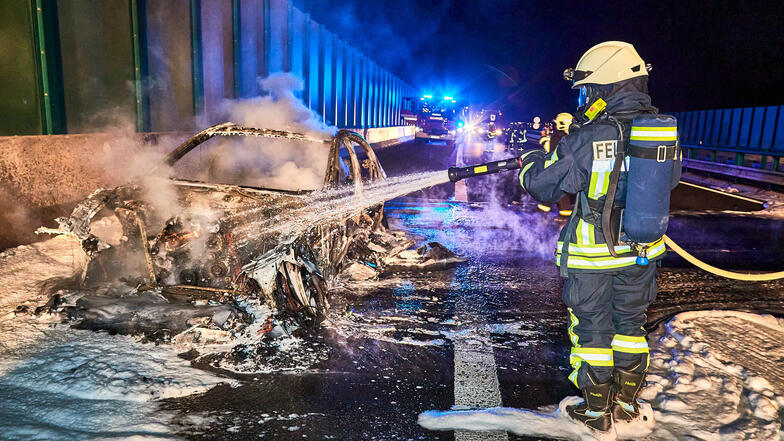 Ende einer Urlaubsreise: Der BMW brannte komplett aus.