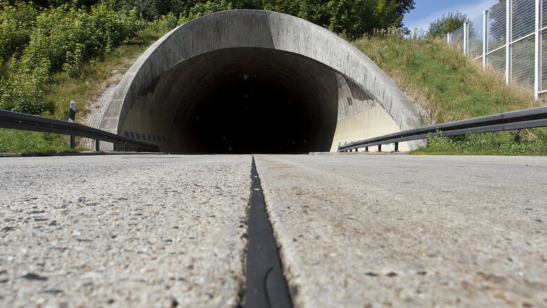 Der Autobahntunnel Königshainer Berge wird wieder einmal gesperrt.