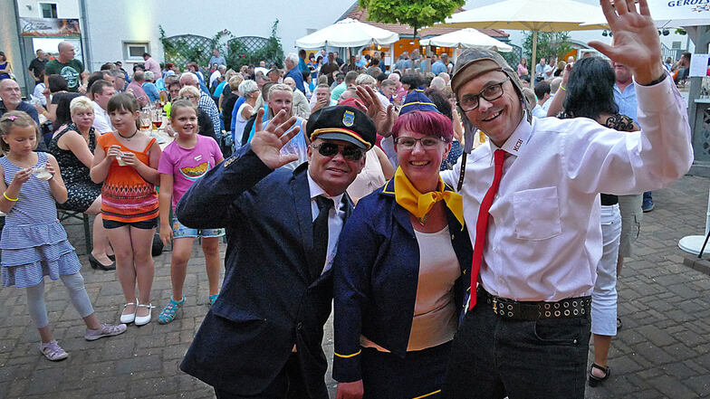 Über den Wolken – so lautete das Motto der Sommernachtsparty der Haßlauer Karnevalisten im „Sonnenhof“ Ossig.