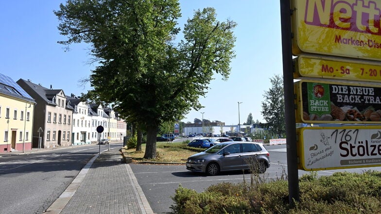 Am Dienstag beginnt  ein neuer   Abschnitt  für den Straßenbau der Dresdener Straße. Voll gesperrt ist der Abschnitt zwischen   der Franz-Mehring-Straße und  der Zufahrt zum  Nahversorgungszentrum.