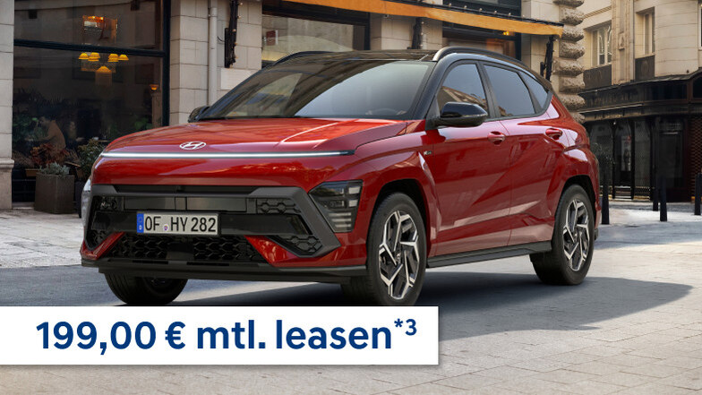 Größer, kühner und noch dynamischer: Mit einem futuristischen Look, einer noch dynamischeren Straßenpräsenz und noch mehr Raum für Abenteuerlust, begeistert der Hyundai KONA mit einer Vielzahl moderner Antriebs- und Ausstattungsoptionen. (Hyundai KONA Select 1.0 T-GDI 88 kW (120 PS), 6-Gang-Schaltgetriebe: Energieverbrauch kombiniert: 5,8 l/100 km; CO2-Emissionen kombiniert: 131 g/km; CO2-Klasse: D)