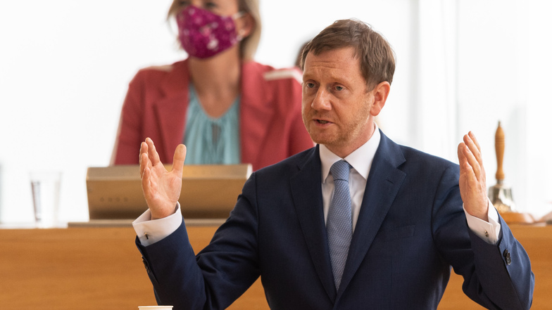 Michael Kretschmer (CDU), Ministerpräsident von Sachsen, beantwortet während der Sitzung des Sächsischen Landtages souverän die Fragen der Abgeordneten.