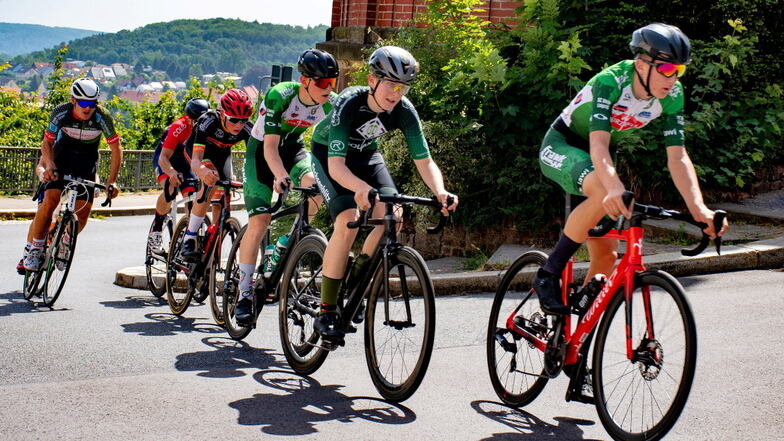 Beim sportlich anspruchsvollen Radrennen "Rund um Mildenstein" haben die Radrennfahrer pro Runde 79 Höhenmeter zu bewältigen.