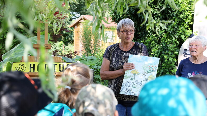 Regine Krätzschmar hat Geschichten über Tiere und Pflanzen geschrieben - eine gab es zum Auftakt des Projekts zu hören.