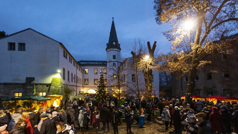 Dieses Jahr gibt es in Bannewitz keinen Weihnachtsmarkt . auch nicht am Schloss Nöthnitz.