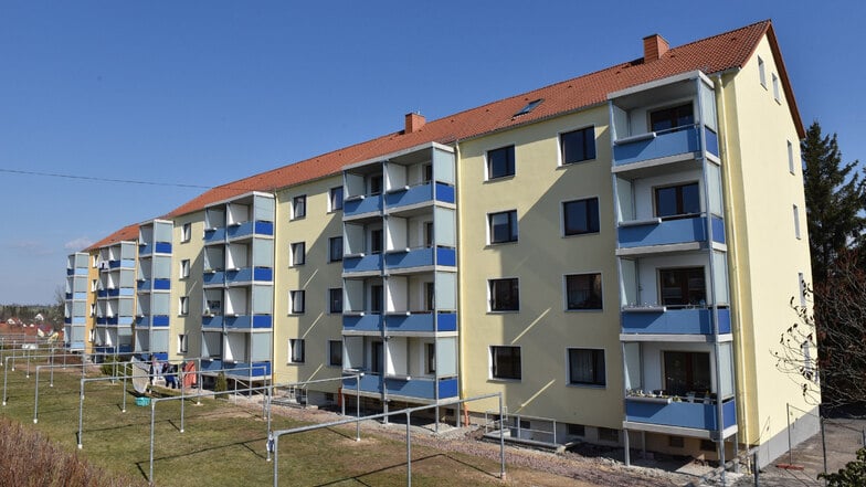 Die Häuser der Kommunalen Wohnungsgesellschaft (KWG) an der Wolframsdorfer Straße in Dippoldiswalde haben letztes Jahr neue Balkons bekommen.