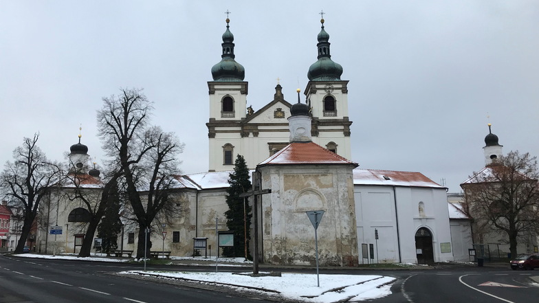 Zu den größten Sehenswürdigkeiten von Krupka gehört die Wallfahrtskirche der Schmerzhaften Mutter Gottes im Stadtteil Bohosudov (Mariaschein).