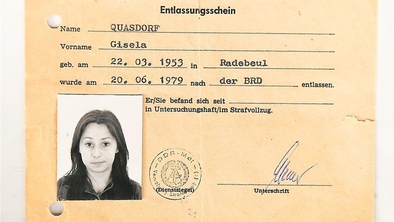 Diese Urkunde besiegelte für Gisela Quasdorf den Abschied aus der DDR. Ihre Autobiografie „Entlassen zum Klassenfeind“ schildert die Geschichte des Freikaufs. Repro: Wirsig