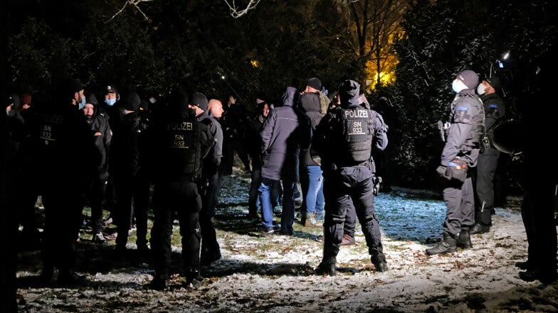 Hat die Polizei die Lage in Sachsen noch im Griff?