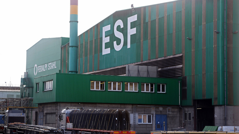 Da tut sich was in den großen Hallen von Elbe Stahl Feralpi (ESF) in Riesa.