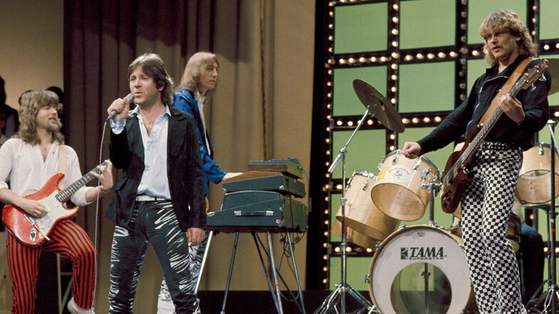 Mitte der 80er waren Karat – auf dem Foto Bernd Römer, Herbert Dreilich, Ulrich Ed Swillms, Henning Protzmann (v.l.) – Stars. Ein paar Jahre früher spielte die Band noch Schülerkonzerte.