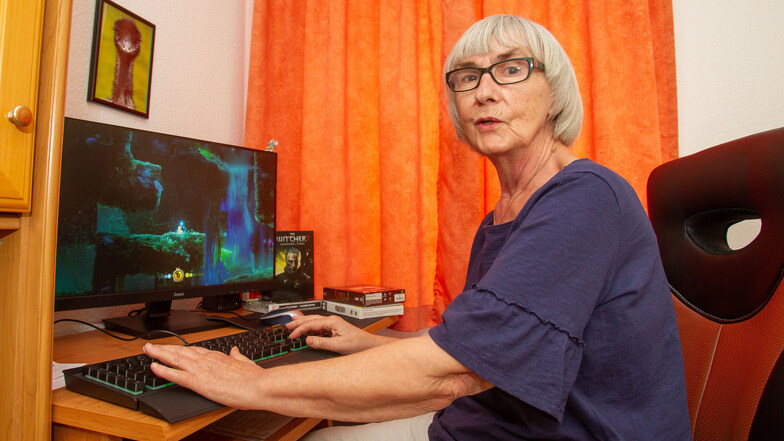 Bis nachts halb Zwei am Spielen: Anita Mildner ist mit 76 wohl Heidenaus älteste Computerspielerin.