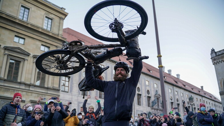 Das Limit ist nur er: Film über Extremsportler feiert Premiere in Dresden