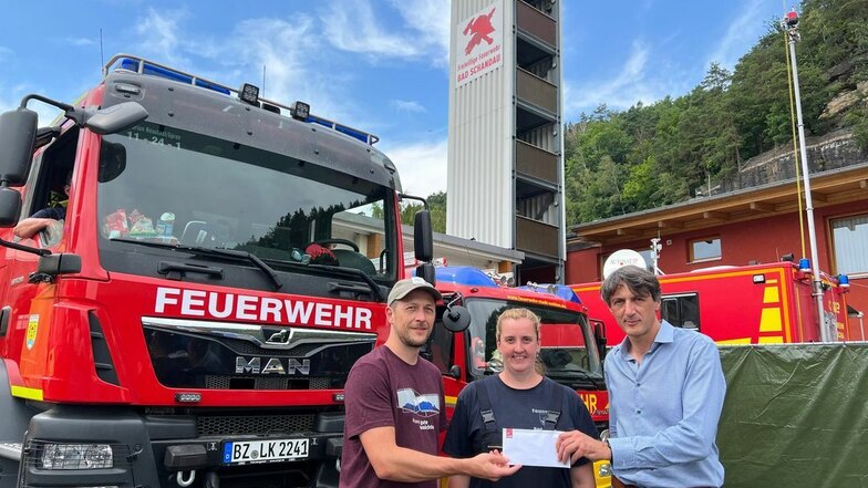 Festungsbesucher spenden 1.000 Euro für Feuerwehrleute