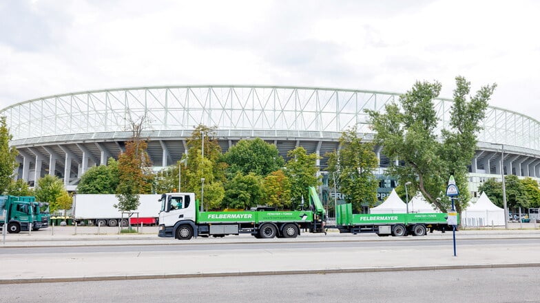 Blick auf das Ernst-Happel Stadion: Statt dreier Konzerte laufen hier nun die Abbauarbeiten.