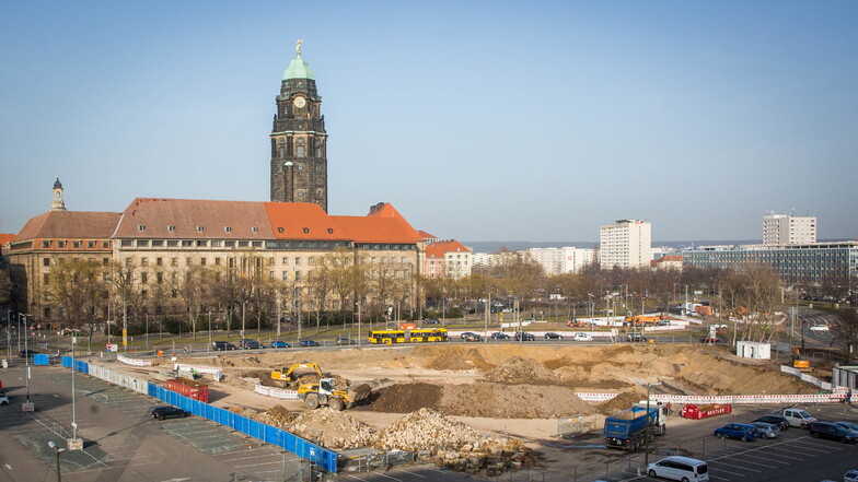 Blick auf die Baugrube am Ferdinandplatz im Februar 2021.