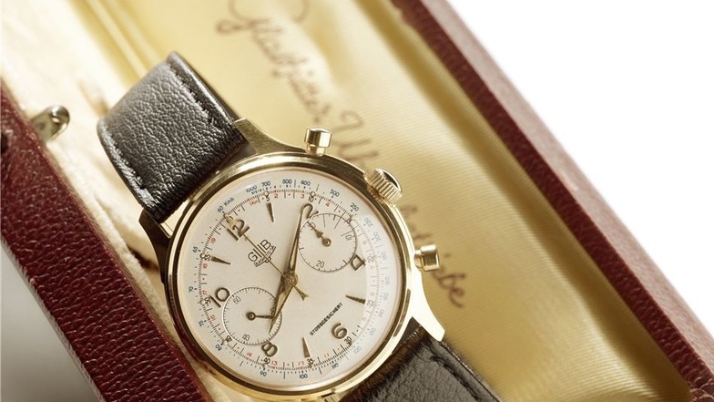 Zwischen 1955 und 1961 produzierten die Uhrenbetriebe Glashütte 12500 Stück des Chronograph Kaliber 64.