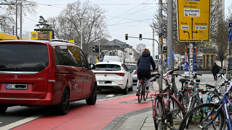 Werden Radfahrer in Dresden bald mit Pollern geschützt?