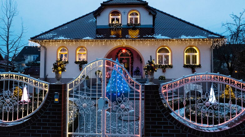 Das weihnachtlich geschmücktes Wohnhaus von der Bäckerfamilie Anke und Dirk Wittig in Görlitz-Biesnitz.
