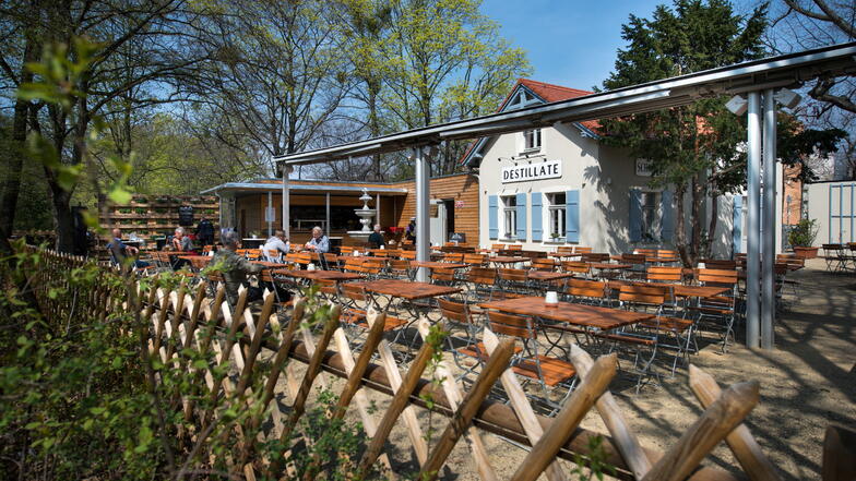 Seit 2018 ist das ehemalige Zollhaus an der Drachenwiese im Großen Garten eine Wirtschaft mit Biergarten.