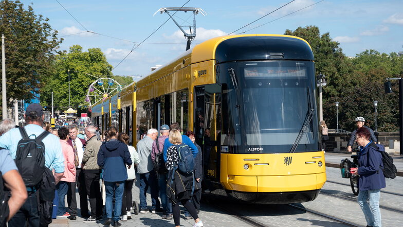 Zum Jubiläum 150 Jahre Straßenbahn Ende September war die Neue gefragt. Aber sie durfte noch nicht mit Fahrgästen auf Strecke gehen.