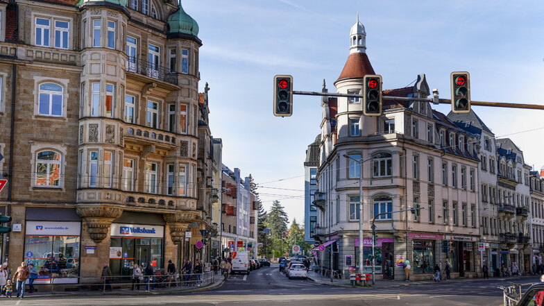 Der Schillerplatz ist eines der beliebtesten Stadtteilzentren in Dresden - und auch äußerst erfolgreich, sagen Handelsexperten.