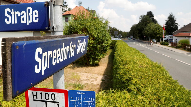 Die Spreedorfer Straße in Ebersbach ist jetzt für mehrere Wochen gesperrt.