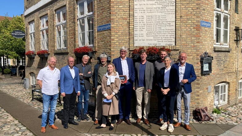 Eine Bautzener Delegation besuchte die Unesco-Welterbe-Stadt Christiansfeld in Dänemark. Das Bild zeigt das Brødremenighedens Hotel. Es war eines der ersten vier Gebäude der Siedlung der Herrnhuter Brüdergemeine.