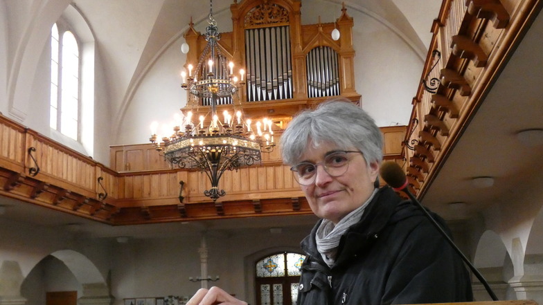 Die Quatitzer Pfarrerin Susanne Aechtner freut sich über die frisch sanierte Orgel.