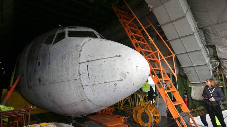 Das Flugzeug wurde von einem Flugzeugfriedhof in Brasilien nach Deutschland transportiert.