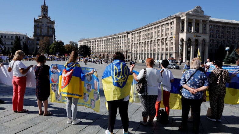 Auf dem Maidan
demonstrieren Frauen, um an die Kriegsverschollenen 
zu erinnern.